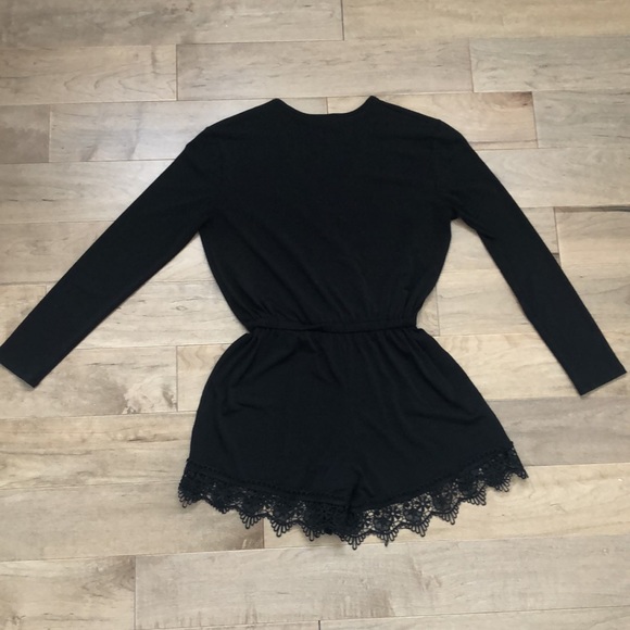 Design Lab Black long sleeve lace trim romper - Picture 2 of 5